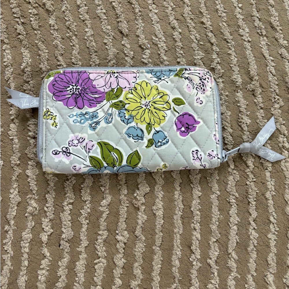LIKE NEW Vera Bradley Watercolor print wallet / wristlet